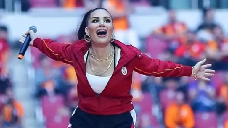 İrem Derici’den Coşkun Sabah’a ‘PerukFest’ göndermesi