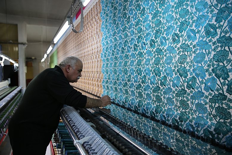 Denizlili tekstilciden Afrika’ya renkli dokunuş