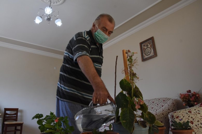 Aylarca evine kimseyi almadı, virüs bayramda gelen kızından bulaştı