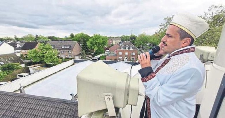 Krefeld’de cuma günleri ezan okunmaya başlandı