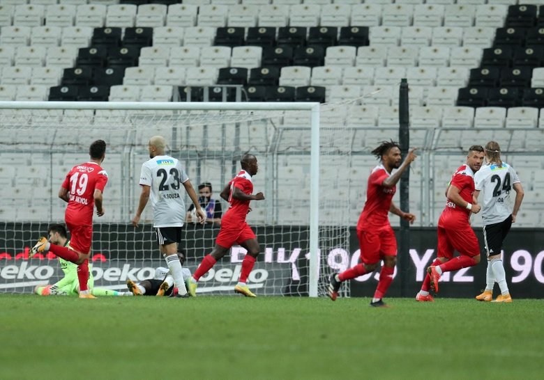 Beşiktaş sahasında Antalyaspor ile yenişemedi