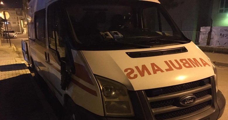 İzmir Tire’de ambulansın aynasını kırıp kaçtılar