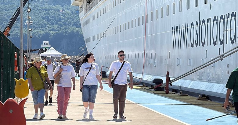 Kruvaziyer turizminde 12 yıl sonra bir ilk