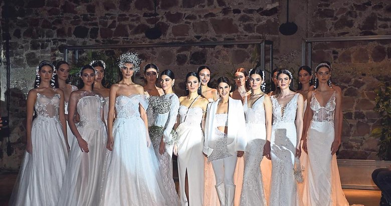 Günümüzün gelinliklerini 1920’lerin ruhuyla izlediler