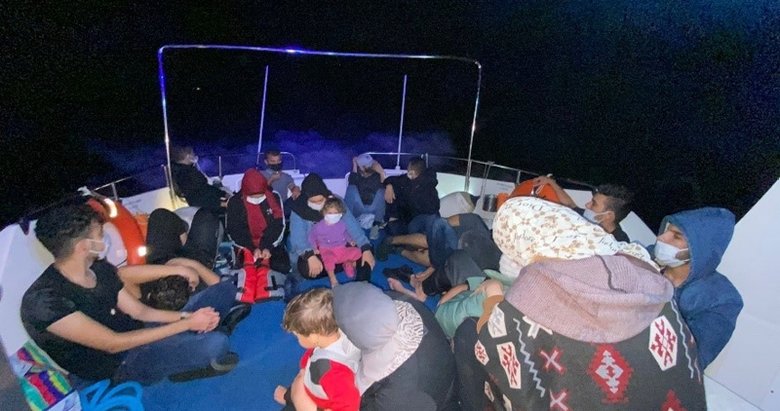 Yunanistan’ın geri ittiği 18 göçmen kurtarıldı