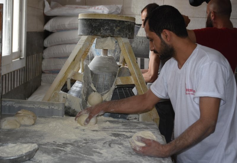 İzmir’de Ege’nin ramazan hediyesi dolmalık ekmek raflarda! Dolmalık ekmek nedir? Ekmek dolması nasıl yapılır?