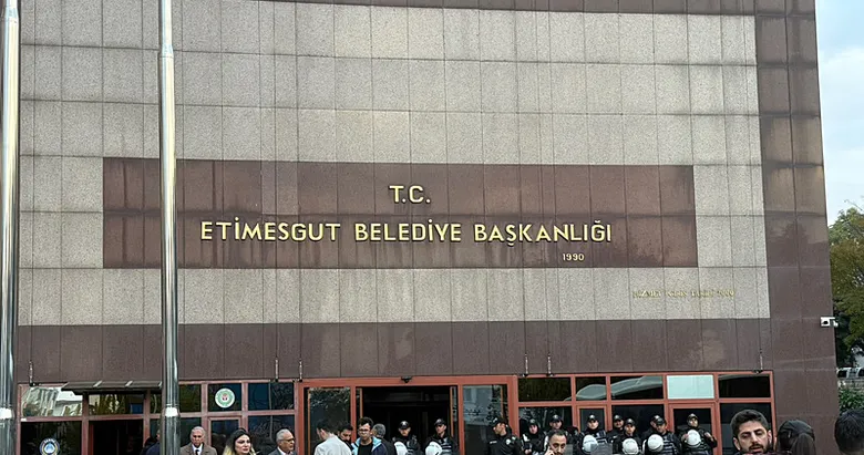 Son dakika: Etimesgut Belediyesine yönelik yolsuzluk soruşturması! 7 şüpheli tutuklandı