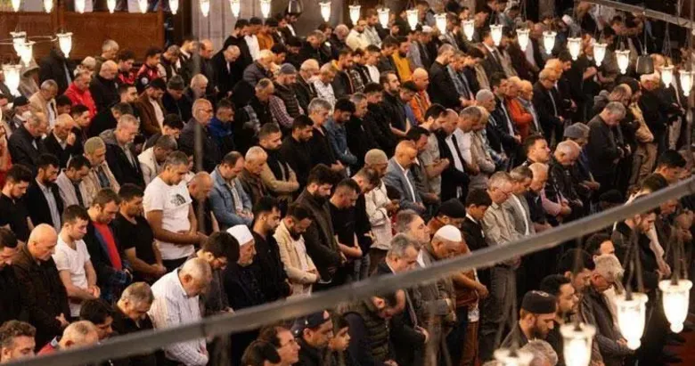 CUMA NAMAZI SAATLERİ 16 EKİM |İzmir cuma namazı saat kaçta? İşte İl İl namaz saatleri...