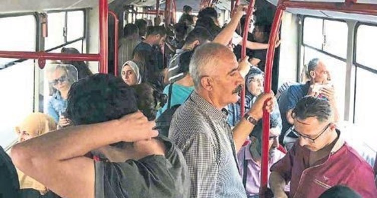 İzmir’de sauna gibi otobüs! Vatandaşlar isyan etti