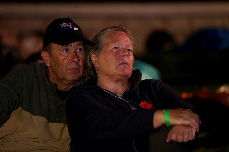 Anzaklar Çanakkale’de geleneksel ‘şafak ayini’ ile atalarını andı