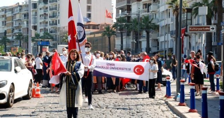 İzmir Demokrasi Üniversitesinden “Demokrasi Yürüyüşü”