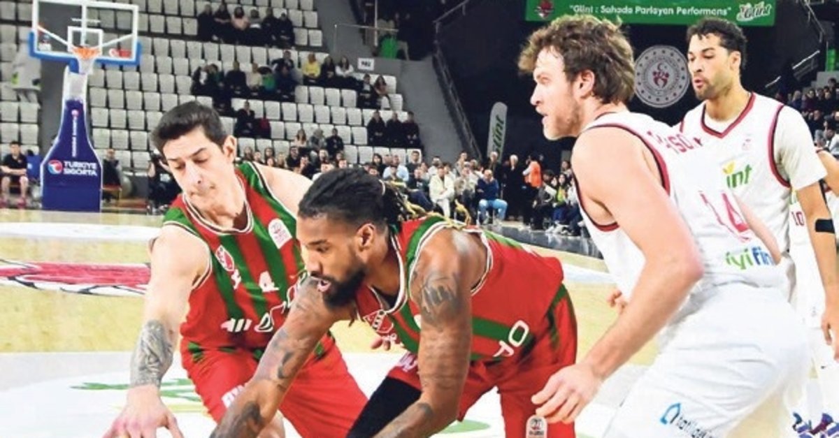 Karşıyaka çıkış arıyor