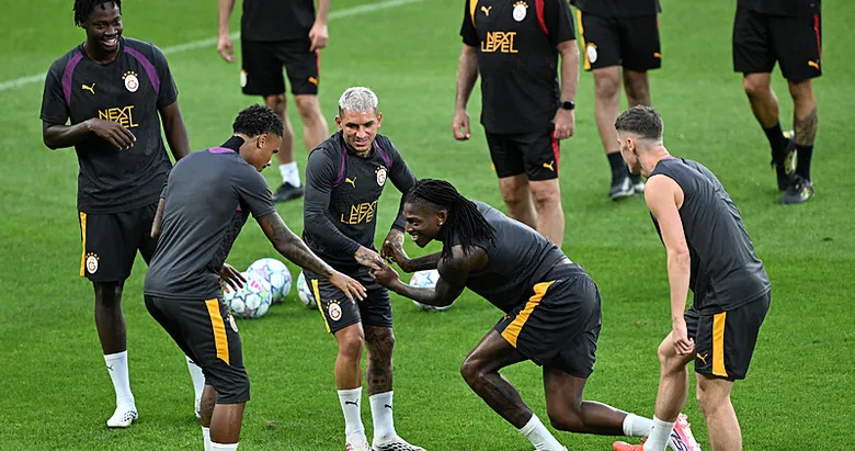 CANLI | Sporting Lizbon - Galatasaray maçı nefes kesecek: Dev karşılaşma saat kaçta, hangi kanalda?