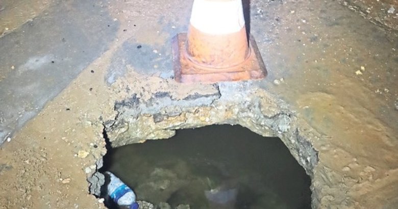 Bodrum’da su isale hattı can patladı yolda çukur oluştu!