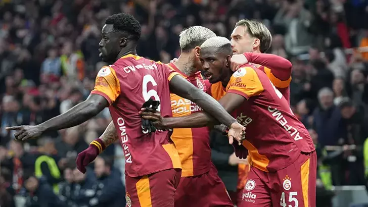 Sarı kırmızılılarda ilk ayrılık açıklandı! Dursun Özbek’ten transfer açıklaması