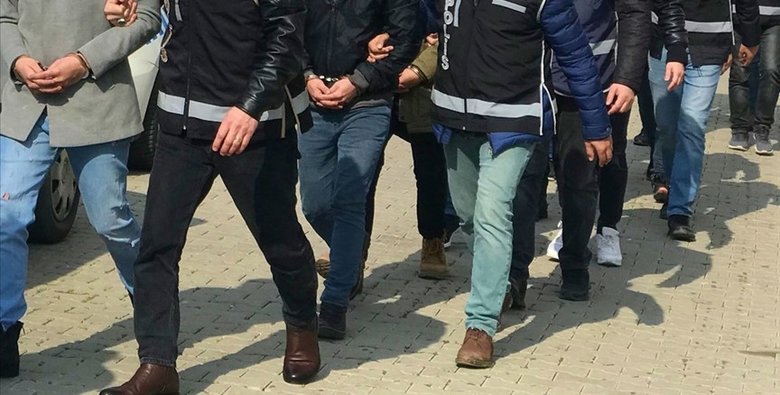 İzmir dahil 13 ilde sahte belgeyle üniversite okuyanlara operasyon: 30 gözaltı