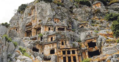 Tarihin gizemli antik mezarları