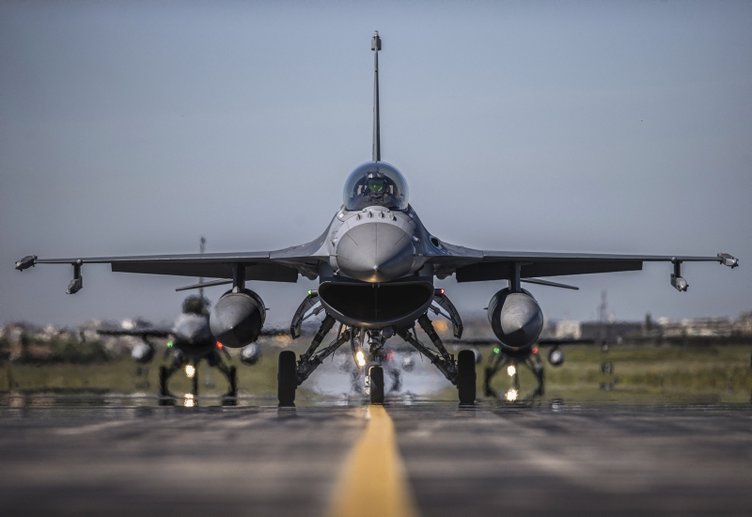 Gündüz kartal gece yarasa F-16’lar, dünyaya korku salıyor