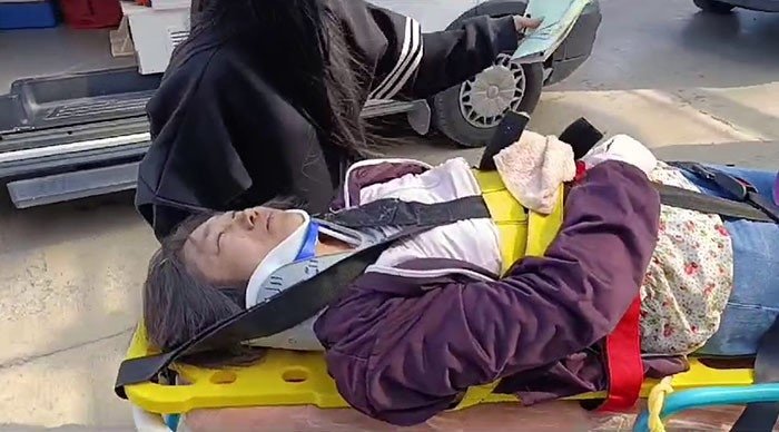 Afyon’da turist otobüsü devrildi: 22 yaralı