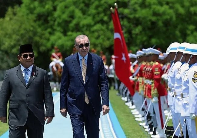 Başkan Recep Tayyip Erdoğan’dan Malezya, Endonezya, Pakistan dönüşü önemli açıklamalar
