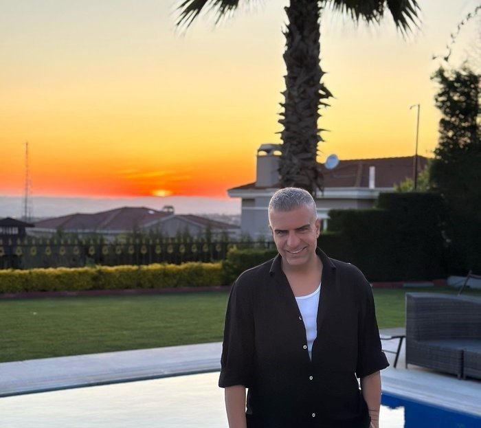 Berdan Mardini renkli tarzıyla gündem oldu