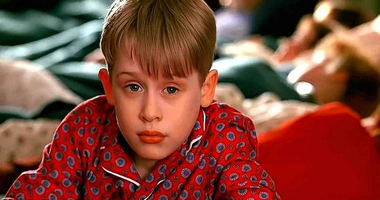 Evde tek başına ekranlarda!