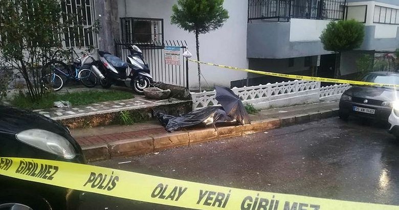 İzmir’de acı son! Hastaneye giderken sokakta fenalaşıp, yaşamını yitirdi