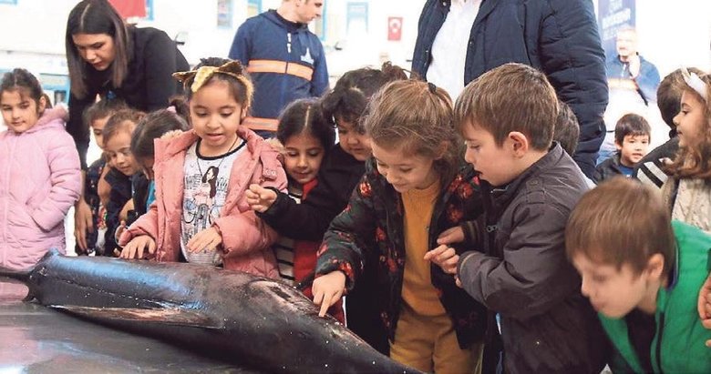 İzmirli çocuklar balıkları çok sevdi