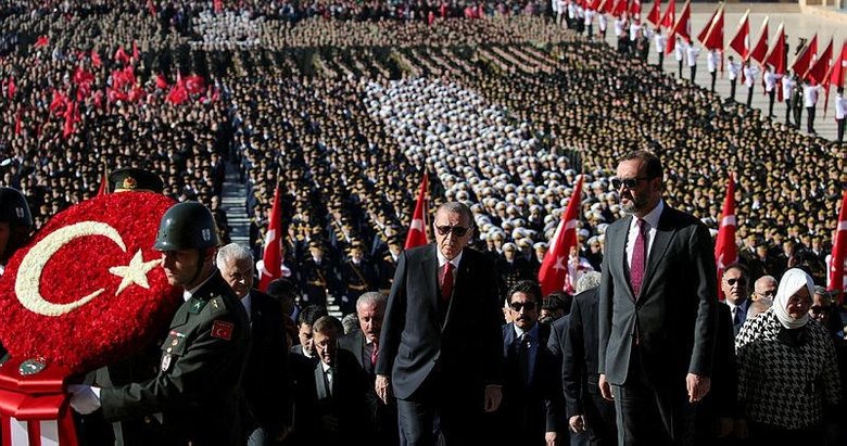 Cumhuriyet’in 95. yıldönümünü kutluyoruz! Erdoğan Anıtkabir’i ziyaret etti