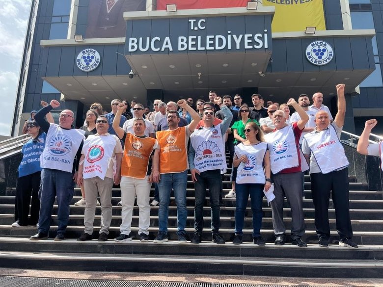 izmir-bucada-memurlar-alacaklari-icin-1-aydir-eylemde-300-bin-tl-civarinda-geriye-donuk-alacaklar-var-1778494238749.jpeg