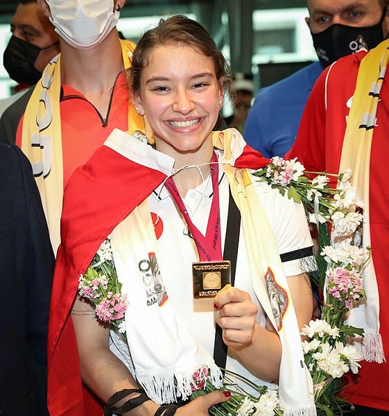 Cimnastikte Akhisarlı dünya şampiyonu Ayşe Begüm Onbaşı’nın bir hayali var: Olimpiyat altını