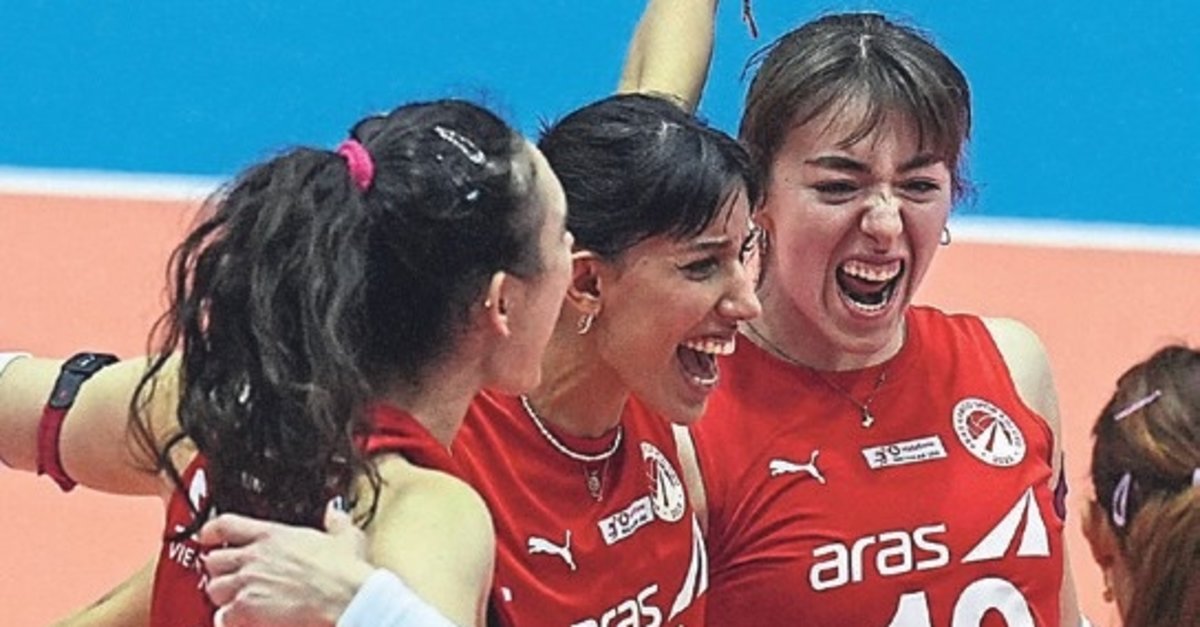 Aras, Fener önünde