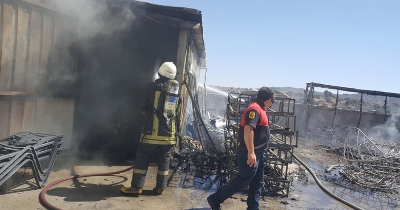 Bodrum’da bir mobilya mağazasında yangın çıktı! 15 dakikada 100 bin lira kül oldu