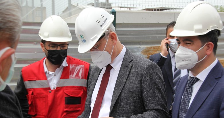 TOKİ Başkanı binaları gezdi! İzmir’deki deprem konutlarının inşası sürüyor