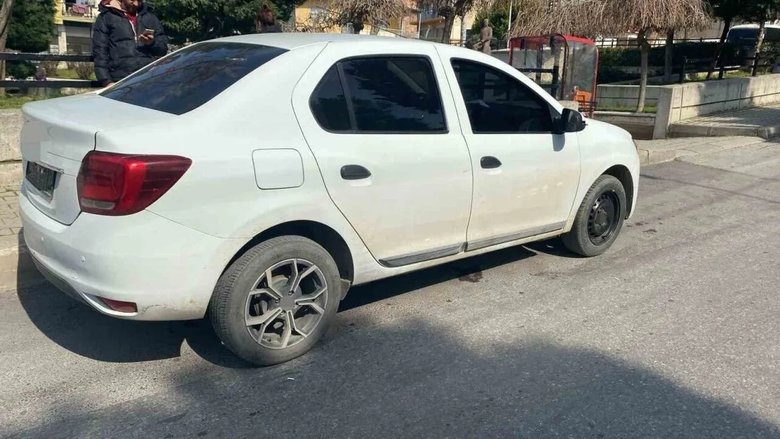 İzmir’de korsan taksi çağırıp gasbeden gençler tutuklandı