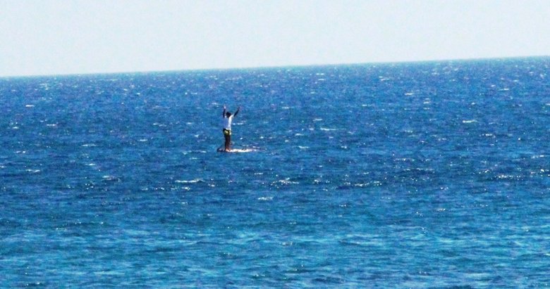 Bodrum’da sörfçünün zor anları!