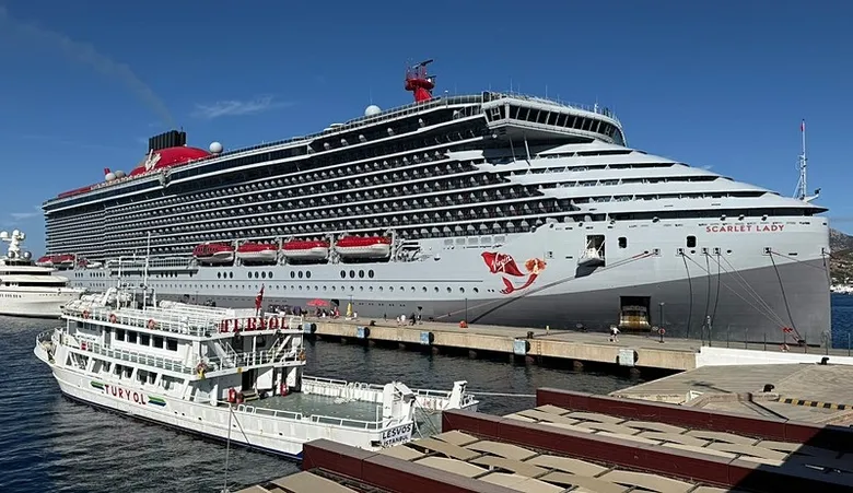 Scarlet Lady Bodurm’da! 2 bin 637 turist getirdi