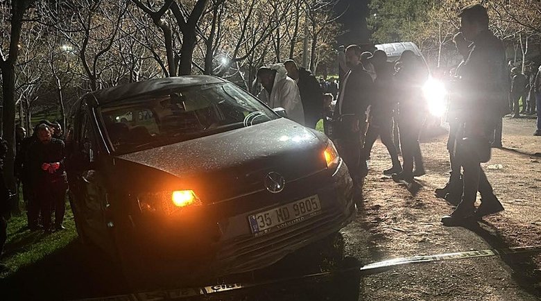 Araçta tartıştığı arkadaşını bıçaklayarak öldürdü