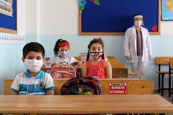 Sağlık ve Milli Eğitim Bakanlığı yüz yüze eğitim şartlarını belirledi