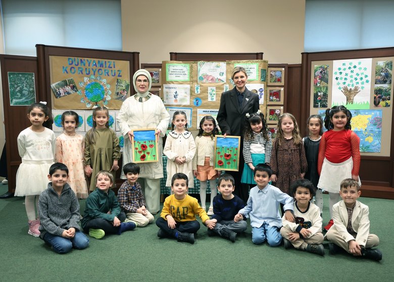 Emine Erdoğan ile Zelenska, Millet Kütüphanesi’ni ziyaret etti