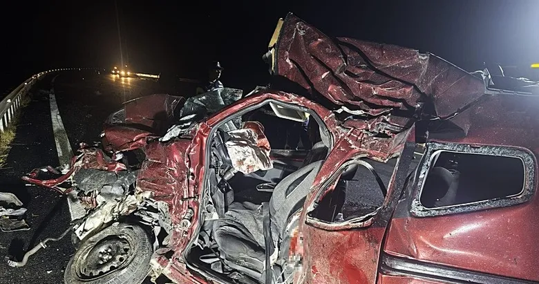 Aydın’da feci kaza! TIR ile hafif ticari araç çarpıştı: 3 ölü