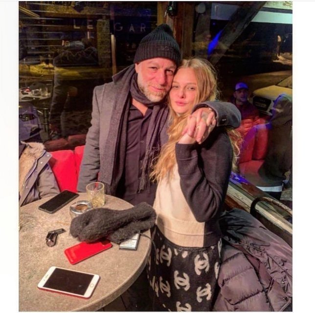 O sorular karşısında Naz Elmas sustu, annesi tepki gösterdi