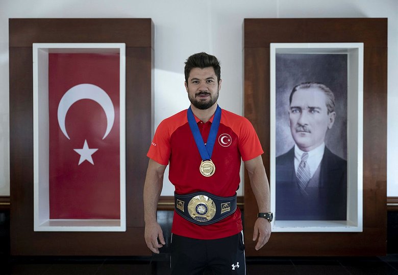 Dünya şampiyonu Ali Cengiz’e davul zurnalı karşılama