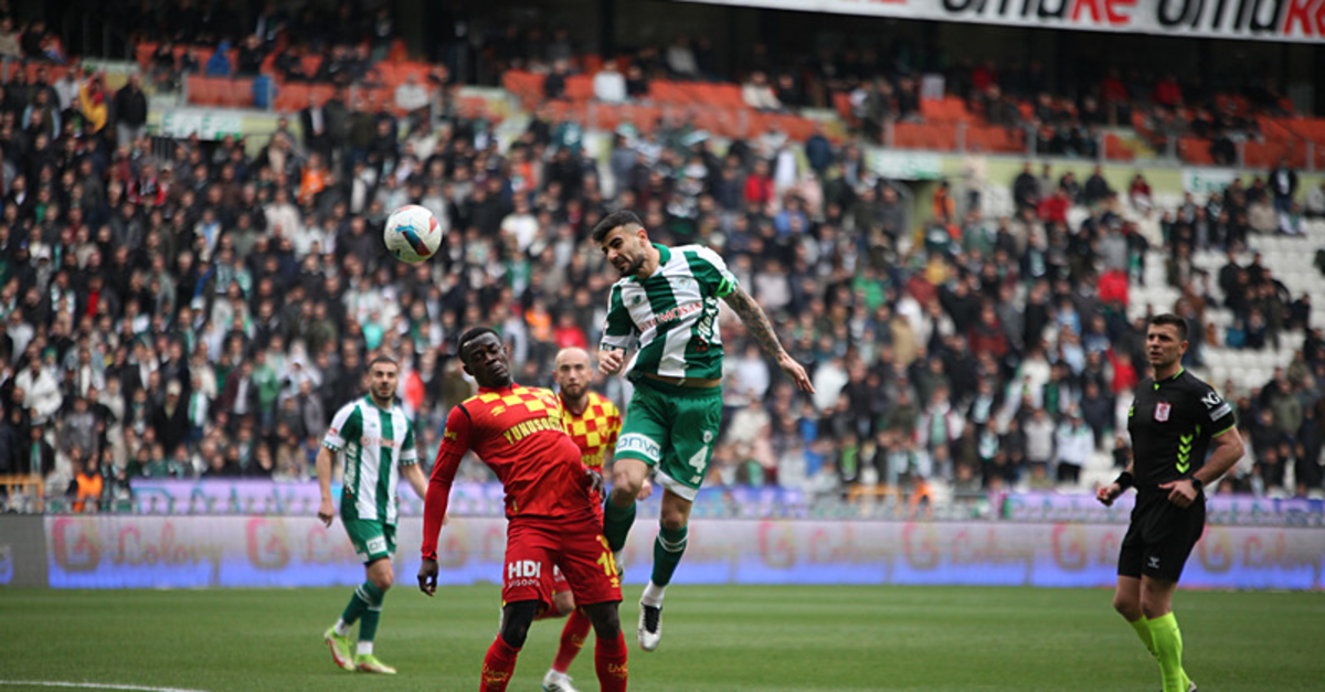 MAÇ BAŞLADI! Konyaspor- Göztepe 14. randevuda!