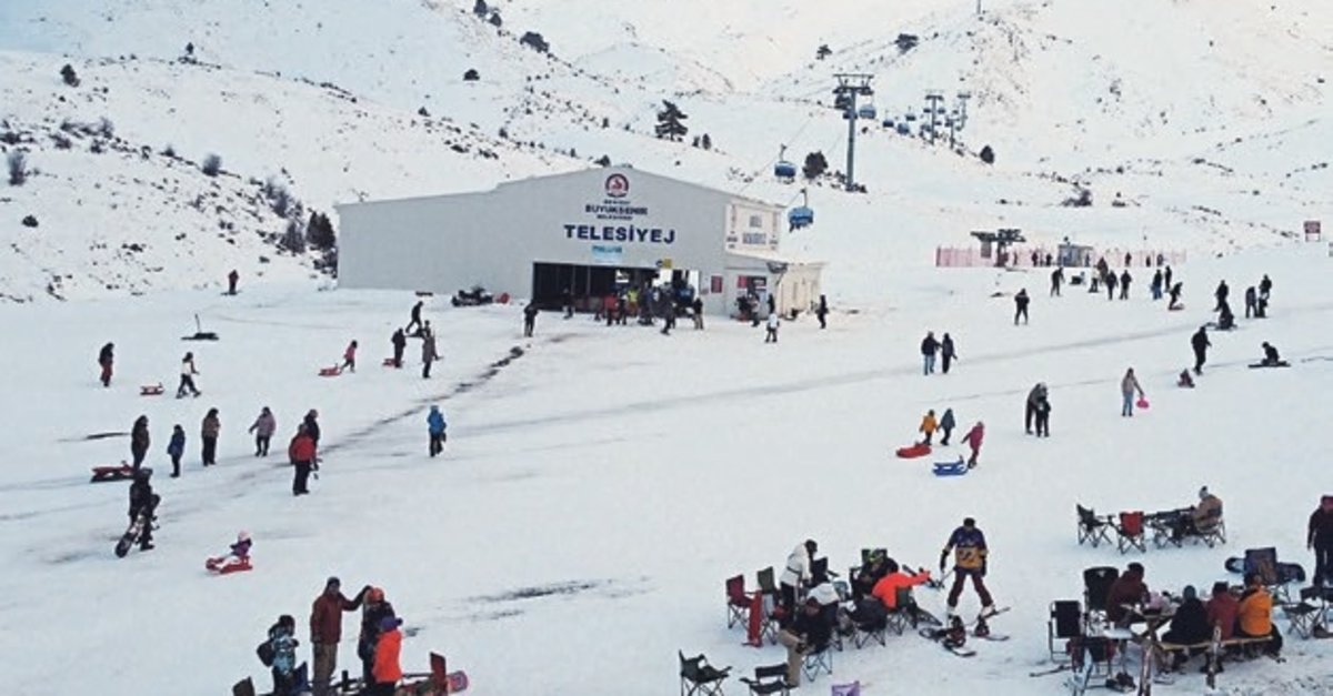 Denizli’de kayak sezonu açıldı