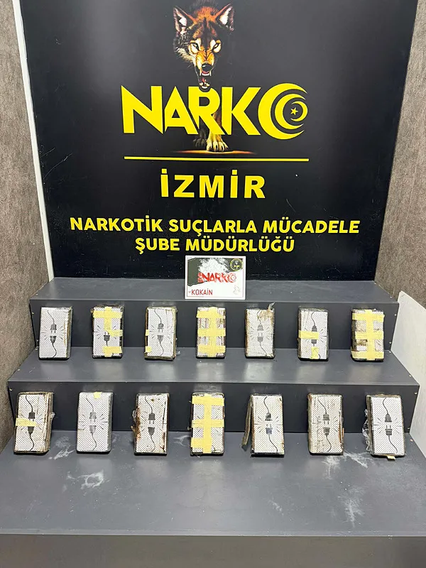 İzmir’de şok baskın! Aracın içinden kilolarca kokain ele geçirildi