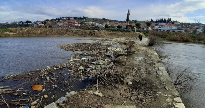 Aydın’daki tarihi taş köprü tekrar tehdit altında!