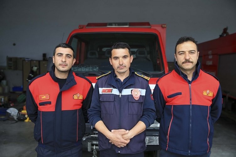 Uşaklı itfaiyeciler arama-kurtarma görevlerini tamamladı... Kente döndü