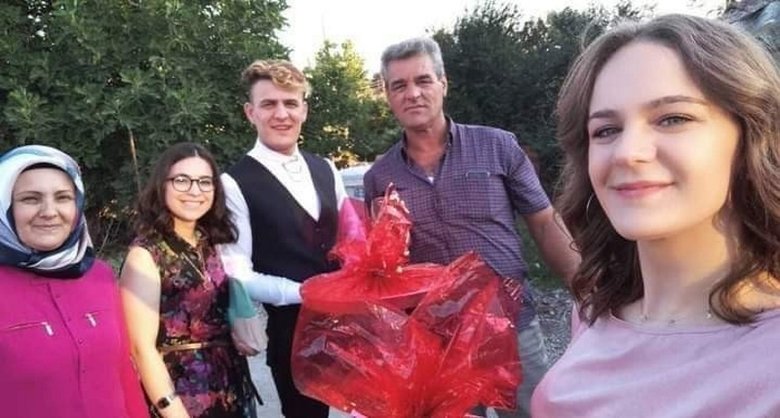 Yanarak can vermişlerdi! İzmir’deki kazada ölen 4 kişi için DNA testi yapılacak