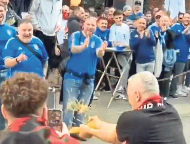 Hollanda geri döndü